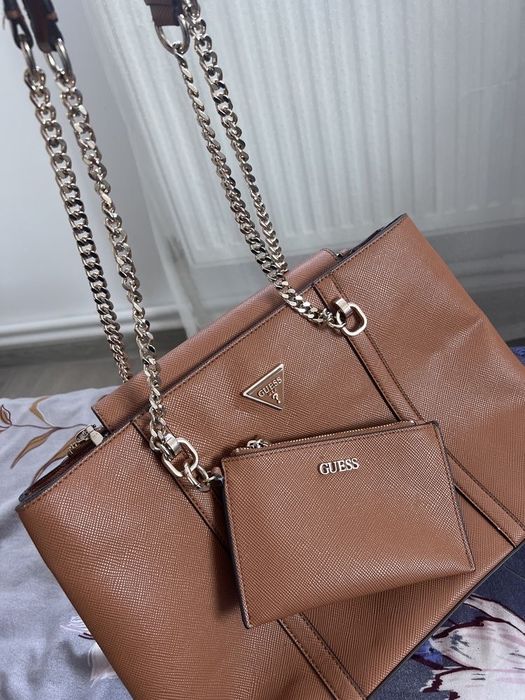 Vand Geanta GUESS originală