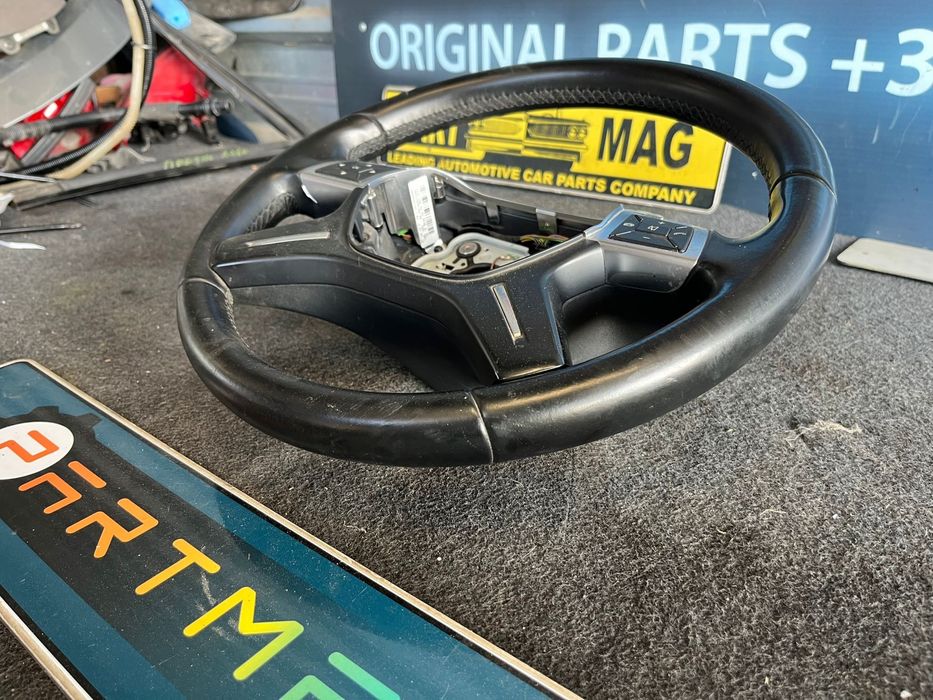 Волан Mercedes-Benz C-Class 204 ном 137