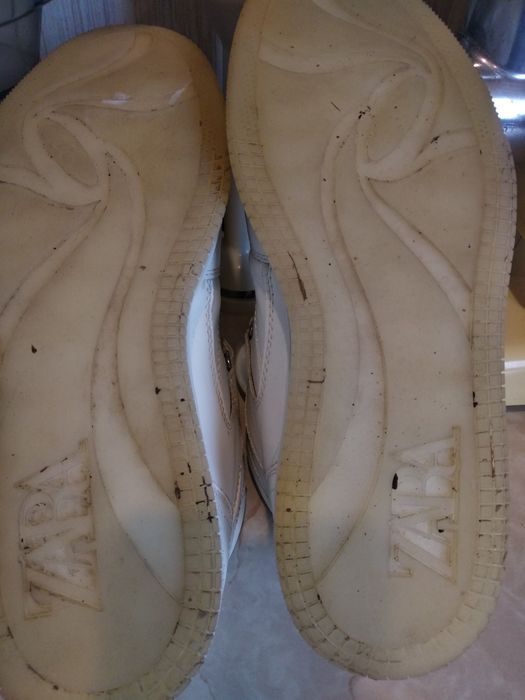 Фирменные модные кроссовки