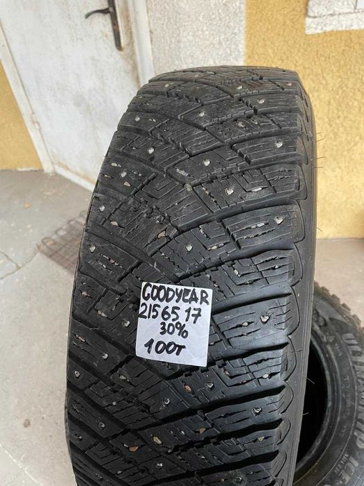 GoodYear 215 65 R17