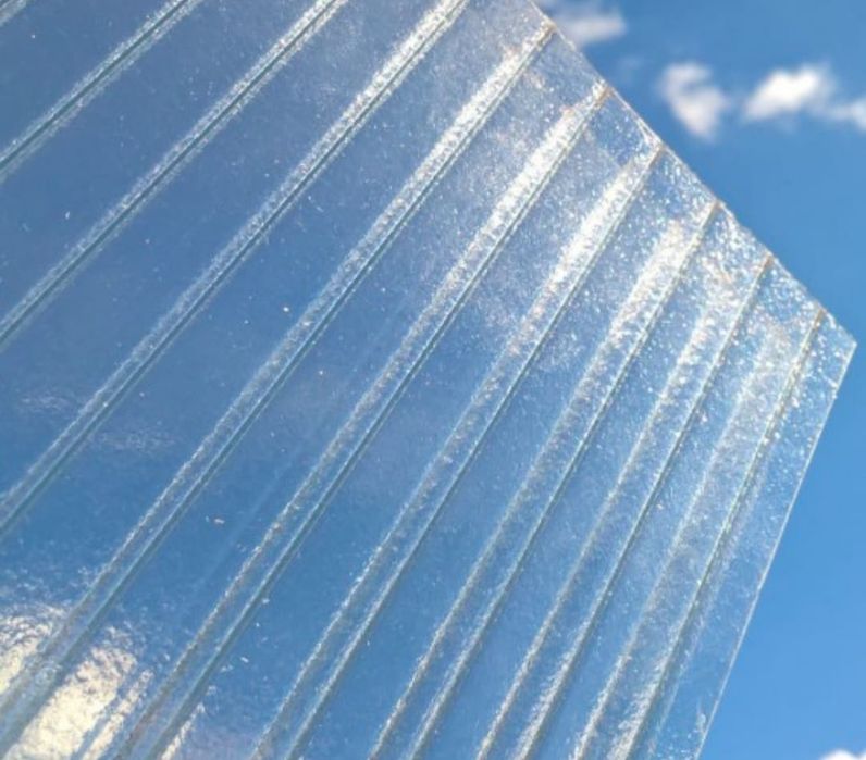 Поликарбонат в городе. Поликарбонат сотовый прозрачный ратиональ 04мм*2100*6000. Поликарбонат в городе. Монолитный поликарбонат polygal. Ультра поликарбонат 4мм прозрачный.