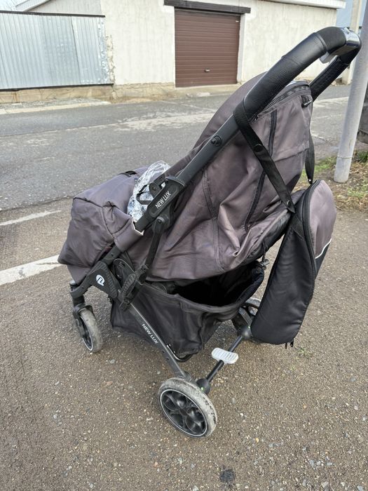 Продам прогулочную коляску