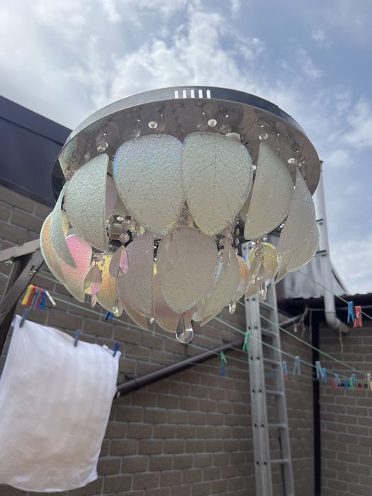 Продам люстру в отличном состоянии