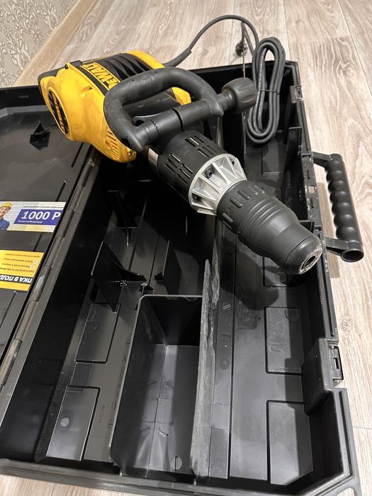 Профессиональный отбойный молоток