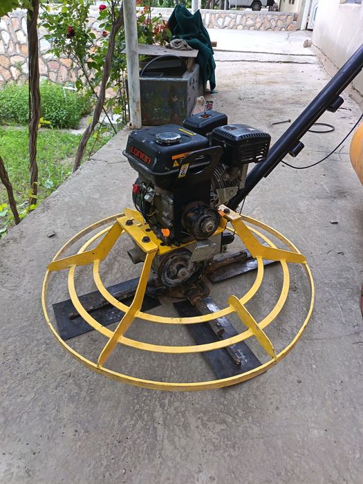 Beton tekislovchi "Vertolyot" mashinasi sotiladi