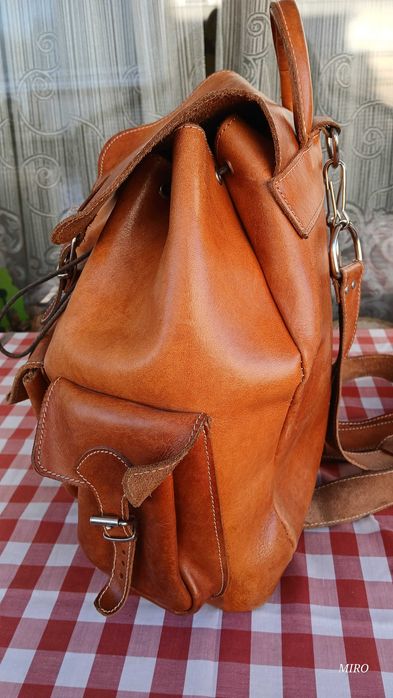Дизайнерска раница от естествена кожа