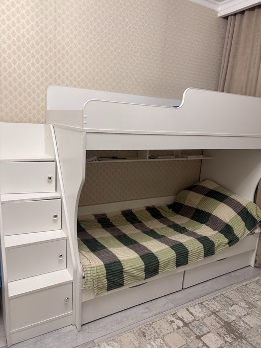 Двухъярусная кровать детская