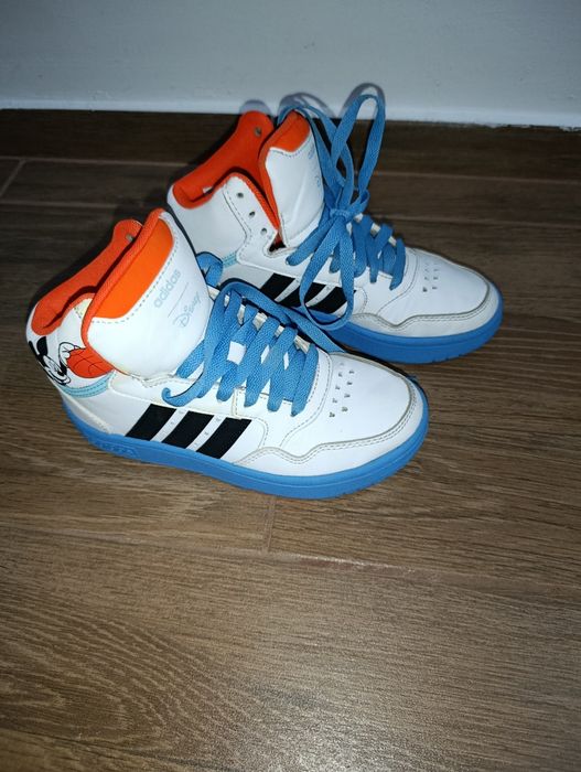 Adidași băieți mărimea 33