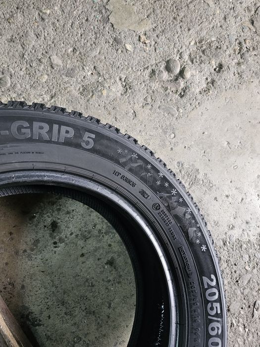 2 anvelope iarna 205 60 16 Semperit 2021