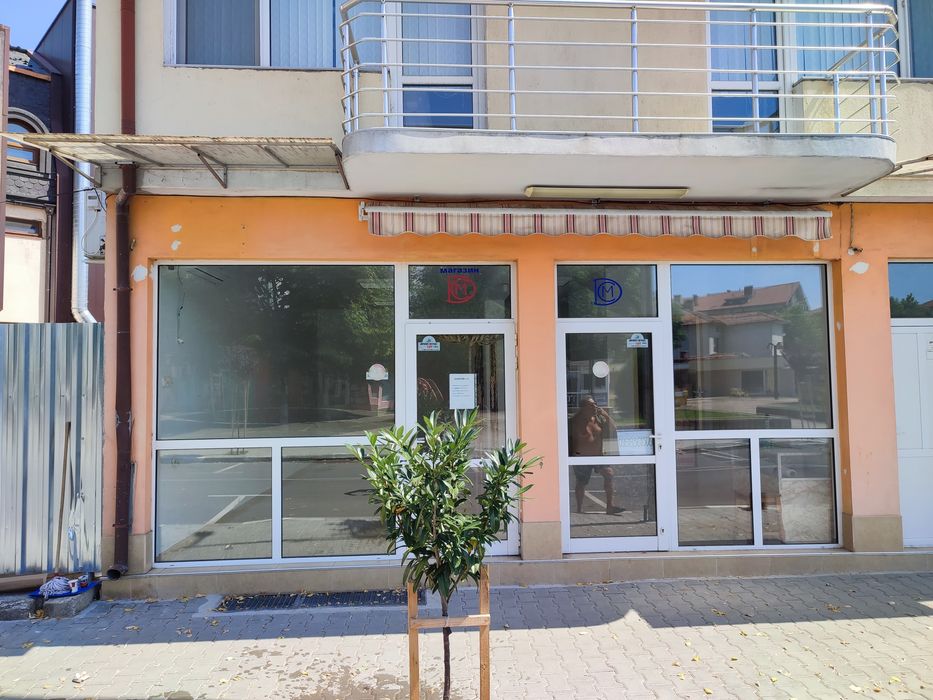 Дава се под наем Магазин в Нова Загора - 56 кв.м за 336.6 € - Снимка #2