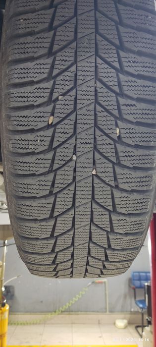 Продам леккосплавные  диски на 16 с шинами