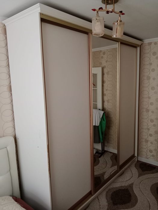 Продам шкаф купе с кроватью