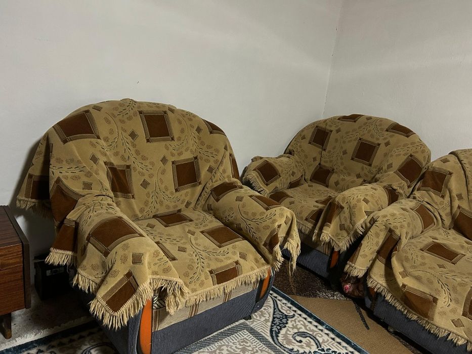 Диван сатылады, 2 кресломан