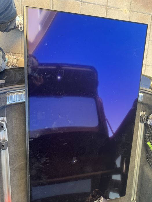 Sony OLED A80K 55” спукан дисплей