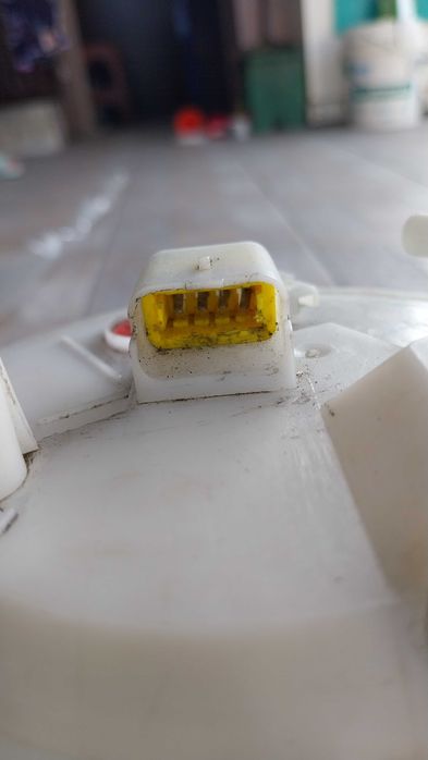 Продавам бензинова помпа за Рено Сценик II (2006 г.), 1.6, 112 к.с.