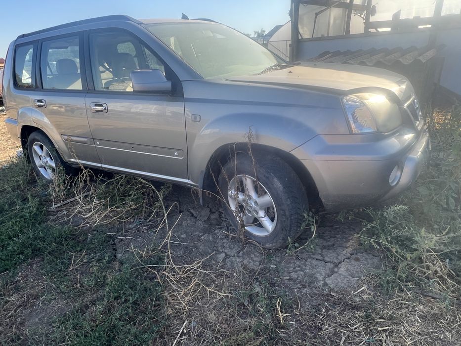 X trail avariat vand