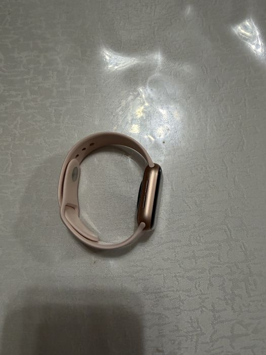 Apple  watch  se