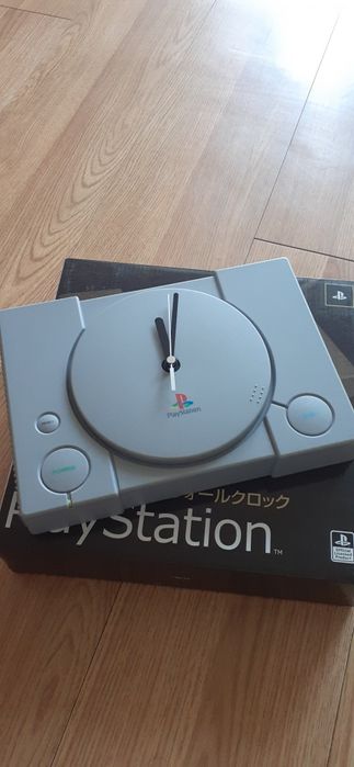 Юбилейные часы Playstation