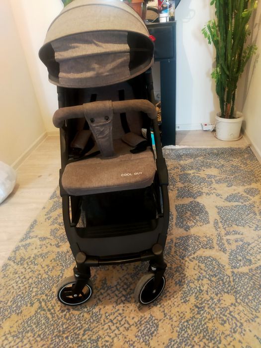 Коляска новый  чистый