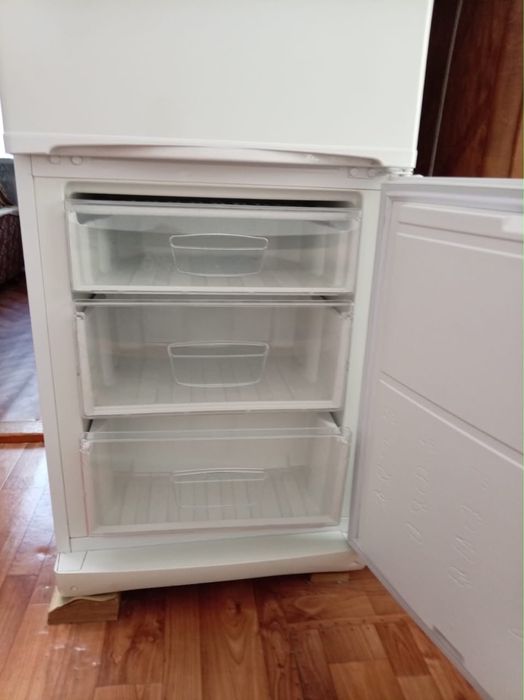Холодильник INDESIT