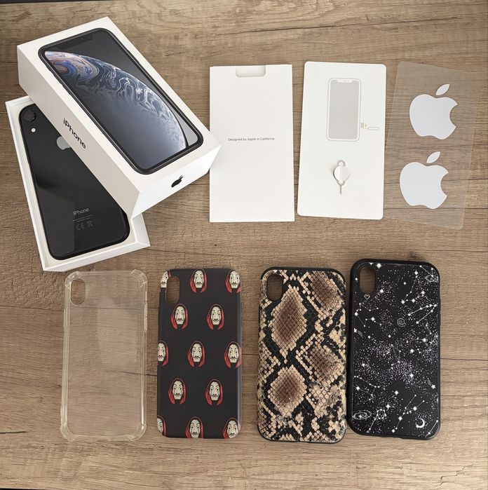 Set: iPhone XR + Apple Watch Series 3