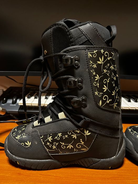 Boots snowboard noi Trans Closeout fete - 37 eu/240 mondo