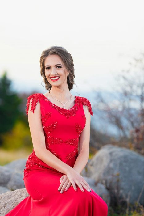 Официална рокля.