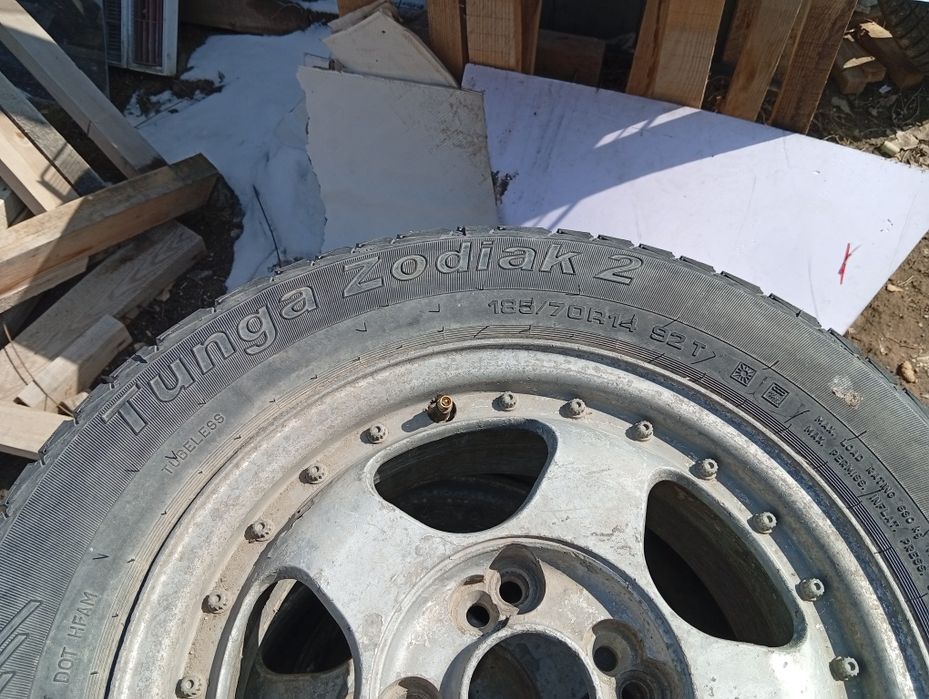 Продам диски с резиной