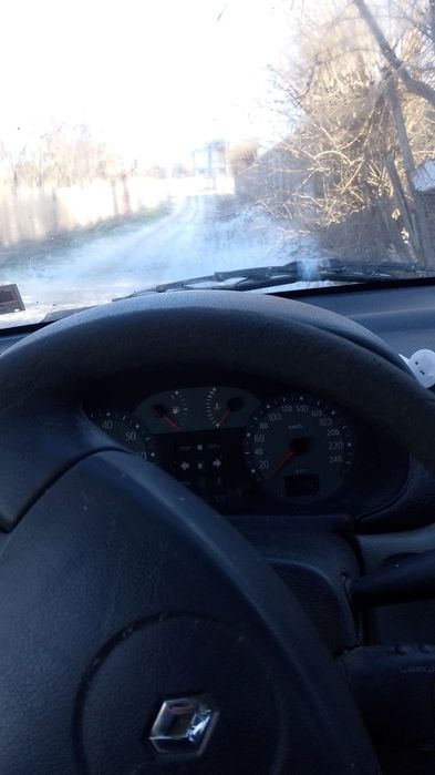 Renalut masina este de camp masina