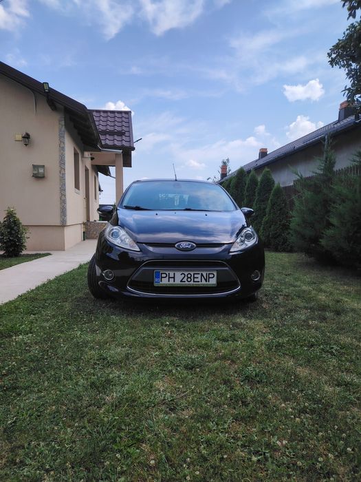 Vând Ford fiesta