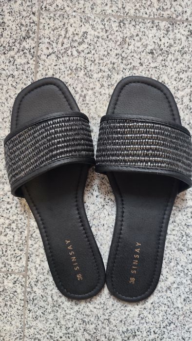 Чисто нови сандали и чехли