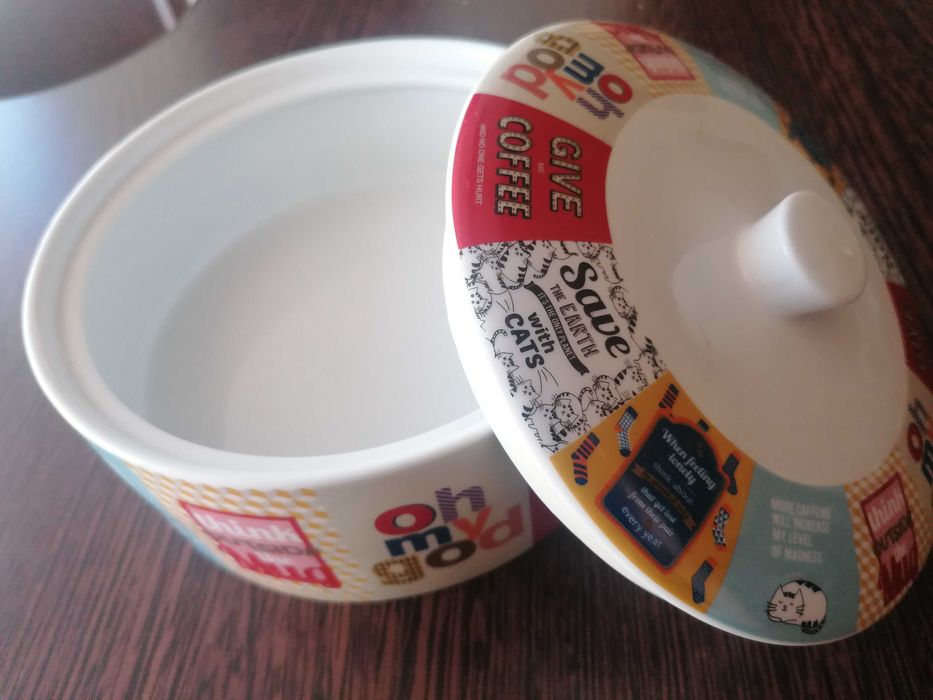 Bol portelan chinezesc cu capac ermetic