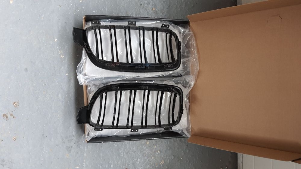 Grile stil M Bmw F30, F31 facelift
