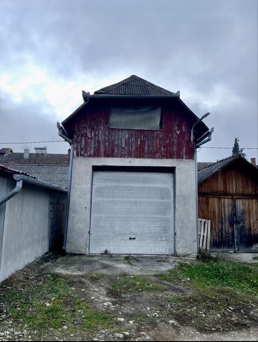 Clădire P+1 – 96 mp | Zonă centrală Ștei | Ideal investiție