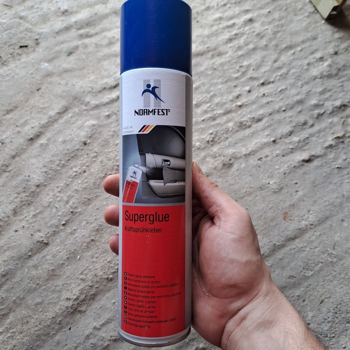 Spray de  lipit tapițerie
