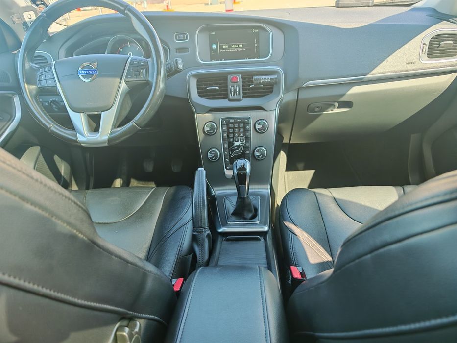 VOLVO V40 2014 — imagine 4