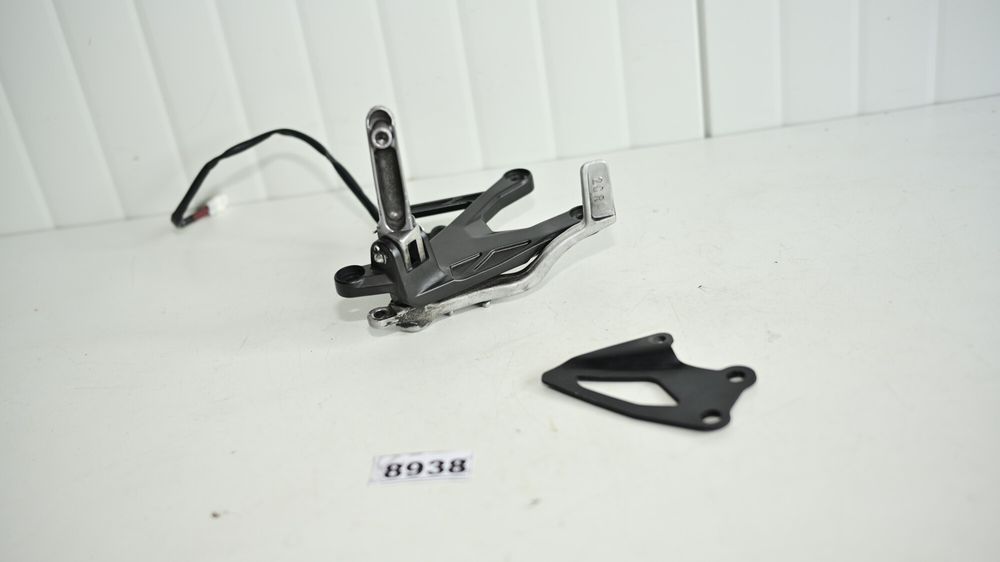 Yamaha YZF R1M R1 2015 2019 Suport scarita dreapta cu pedala de frana