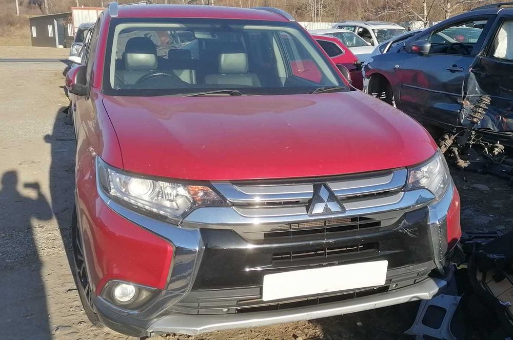 Dezmembrez Mitsubishi Outlander 2.3d 2017