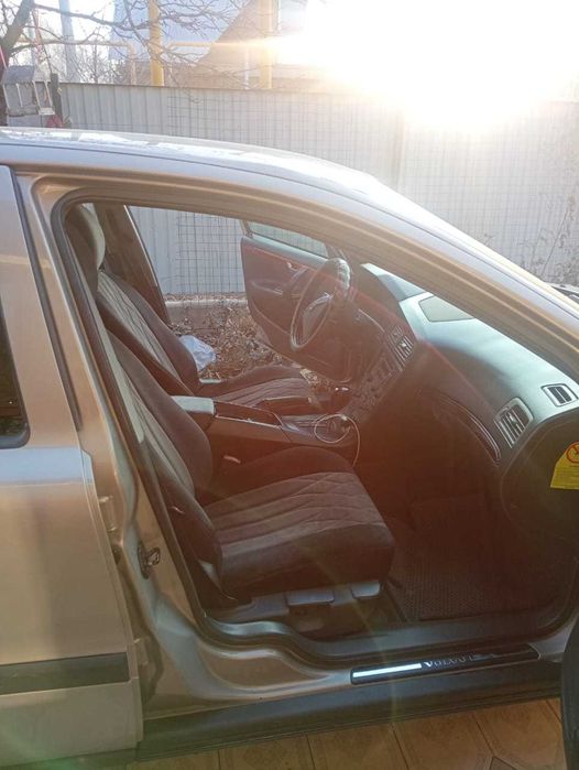 Volvo S60 хэтчбек