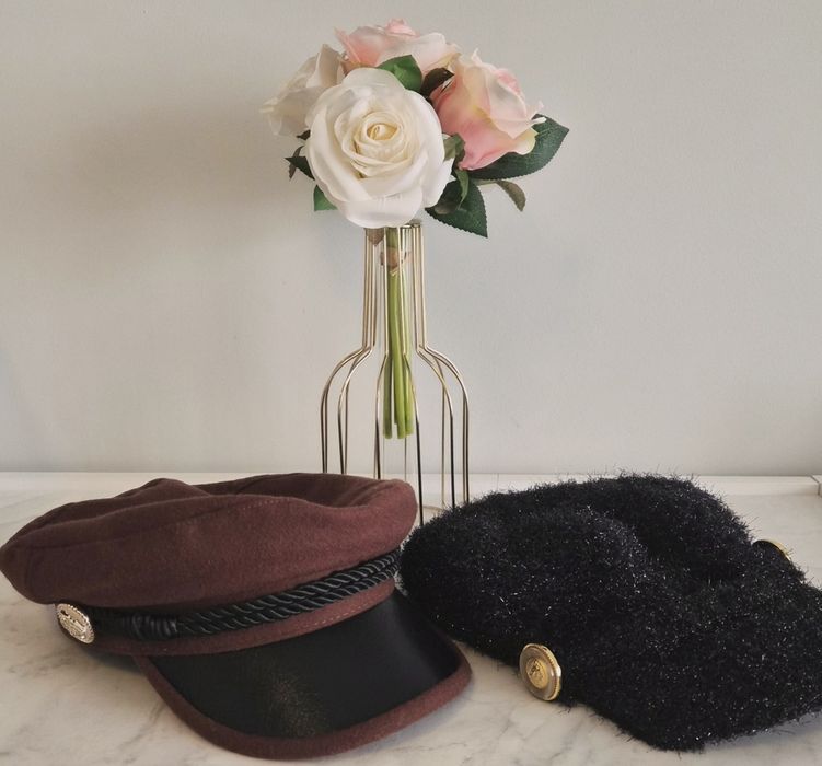 Шапка с блестящи нишки  "ZARA"