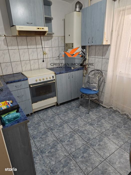 Apartament 3 camere decomandat, etaj 2,  Cetate-Liceul Sportiv!
