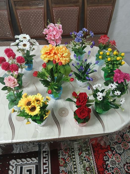 Shu Suniy Chiroyli Gullar sotiladi