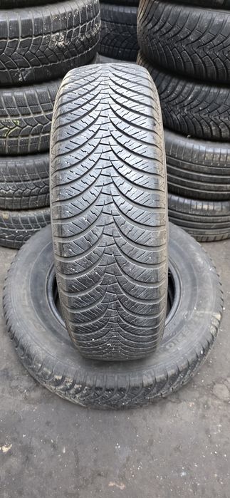 Гуми 2бр 215/70/16 - 1бр  - 35 евро