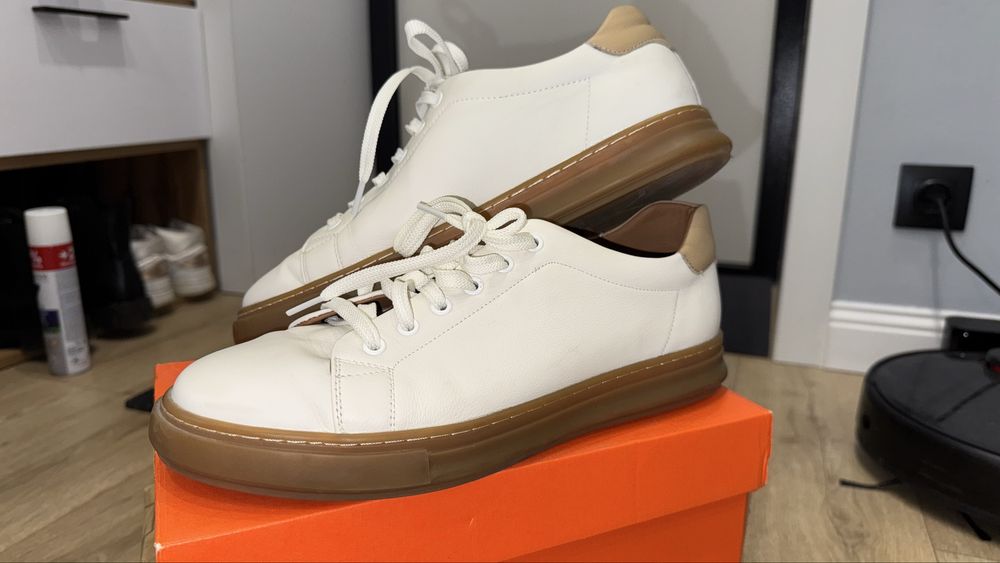 Продам классические белые кеды, размер 44.