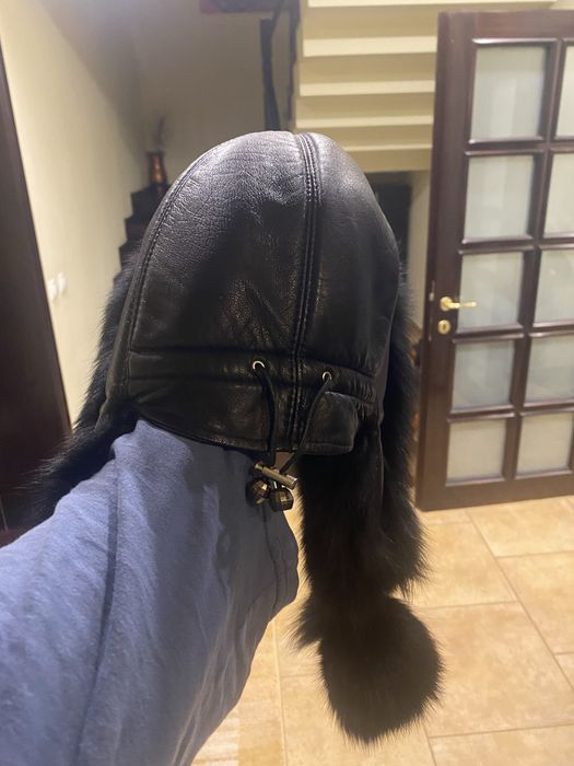 Vind caciula dama , blana naturala neagra