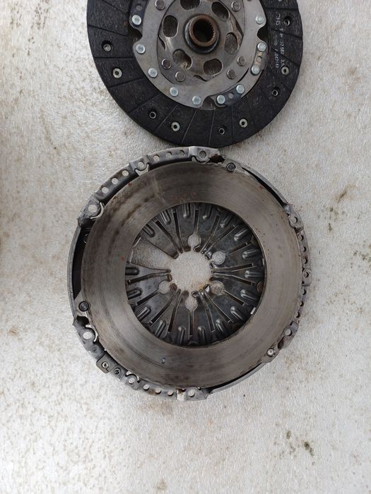 Kit ambreiaj SACHS masa dubla pt.Vw 1.9tdi, 1,6tdi, 2.0tdi. cca.500km.