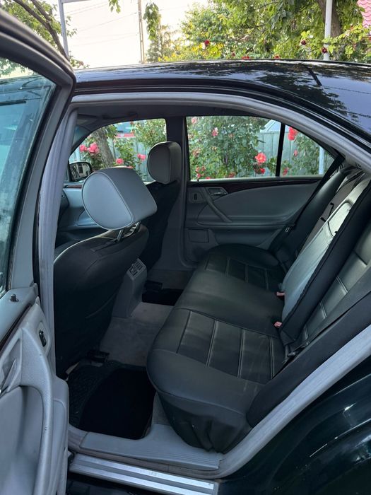 Vand Mercedes e200.