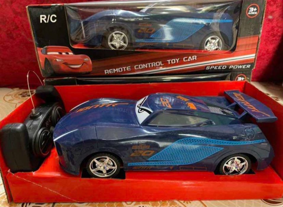 Машина с пультом Radio boshqaruvli o'yinchoq mashina