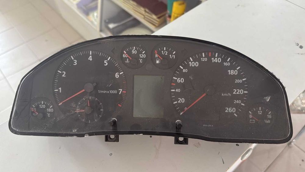 Щиток прибор на Ауди А4