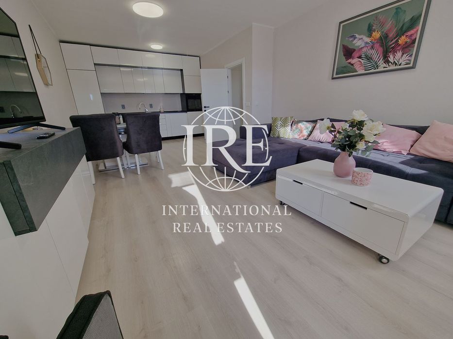 Слънчев тристаен апартамент! Живописна локация! Панорамна гледка!